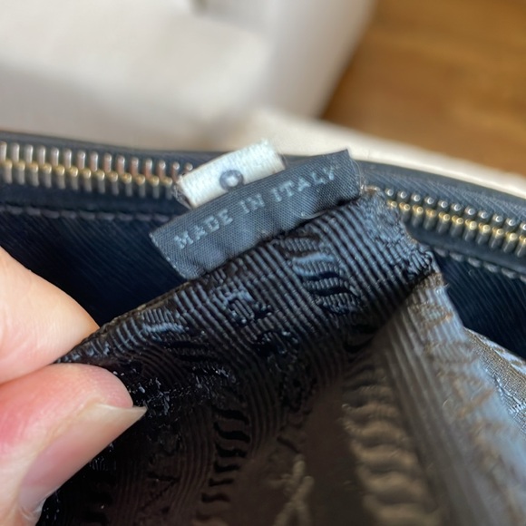 PRADA Saffiano Lux Tote Medium Size - Black - Picture 11 of 16